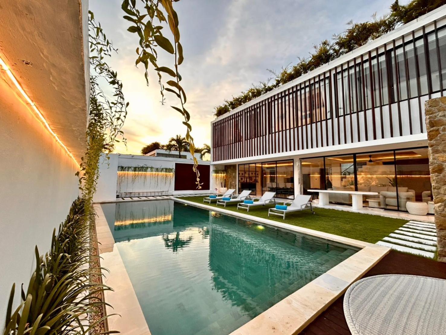 Kawis * Seminyak (Bali)