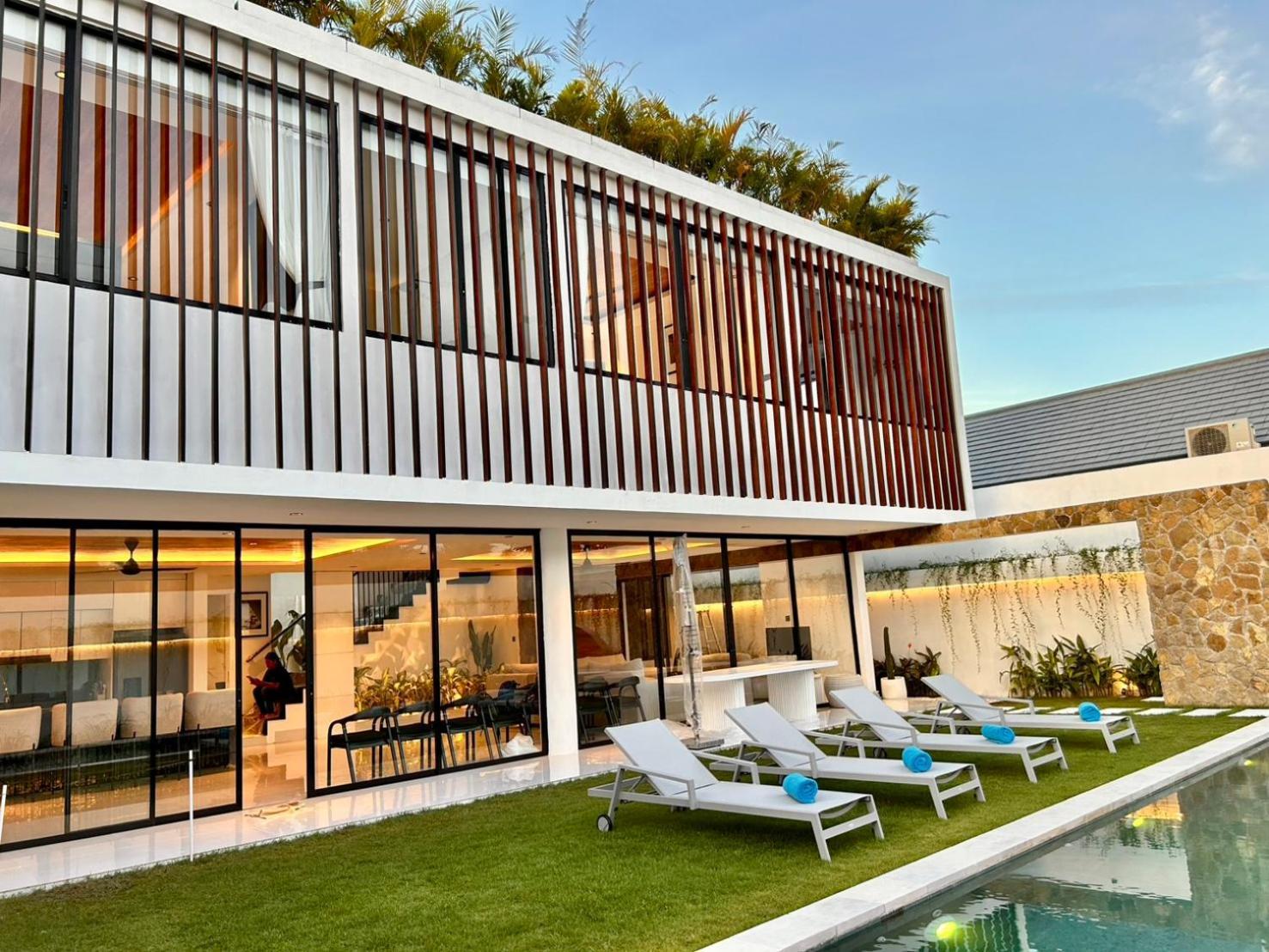 Kawis Villa *